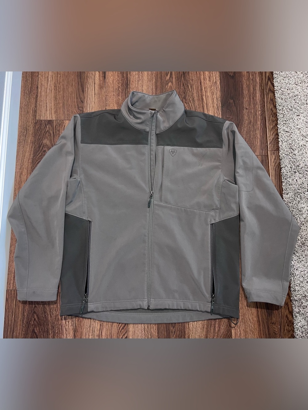 Ariat Men's Two-Tone Gray Softshell Jacket with Dark Accents